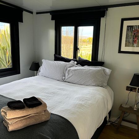 Adorable Little Container House Apartment Хейстингс Екстериор снимка