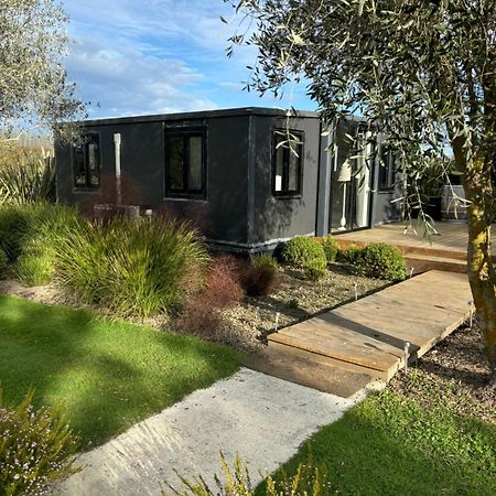 Adorable Little Container House Apartment Хейстингс Екстериор снимка