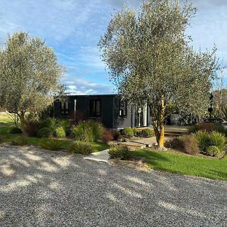 Adorable Little Container House Apartment Хейстингс Екстериор снимка