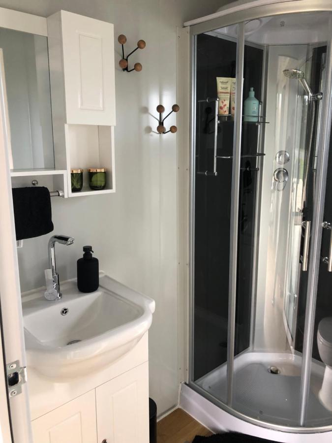 Adorable Little Container House Apartment Хейстингс Екстериор снимка