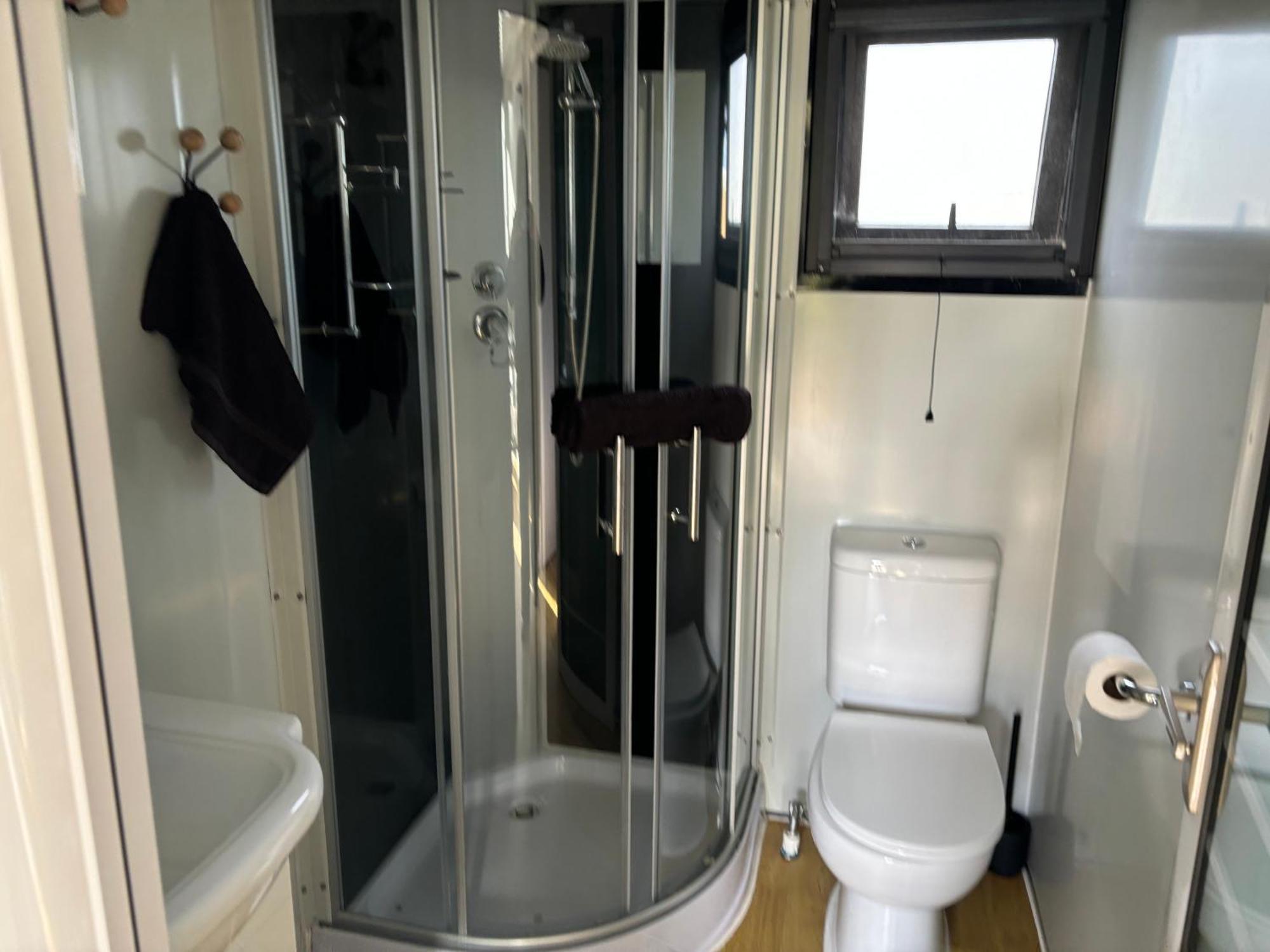 Adorable Little Container House Apartment Хейстингс Екстериор снимка