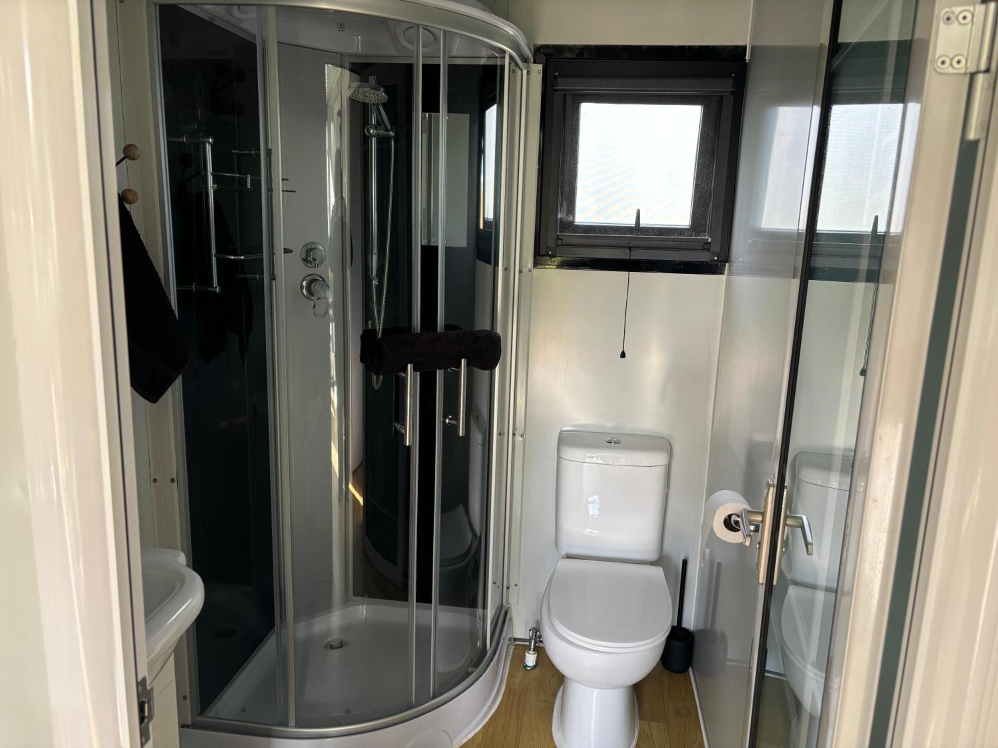 Adorable Little Container House Apartment Хейстингс Екстериор снимка